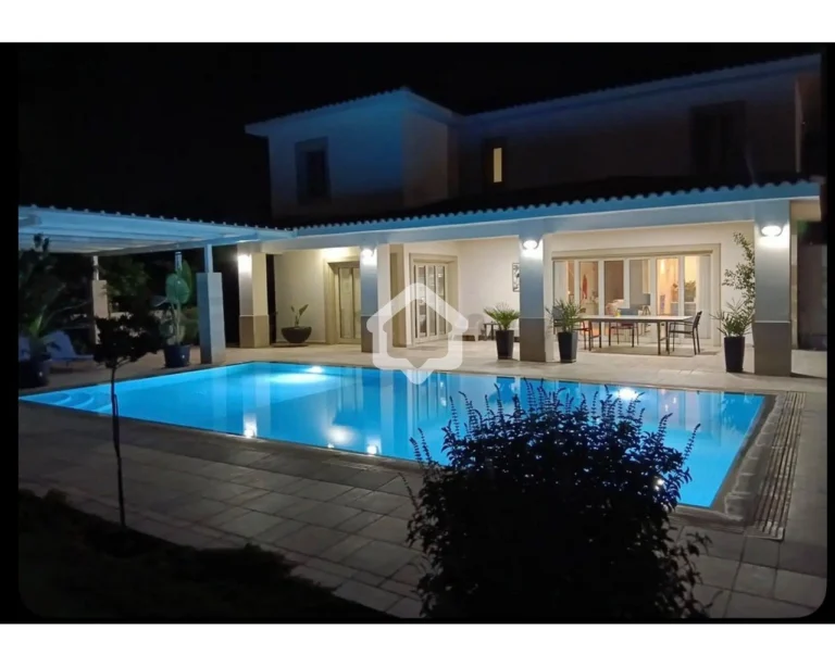 5 Bedroom House for Sale in Strovolos, Nicosia District