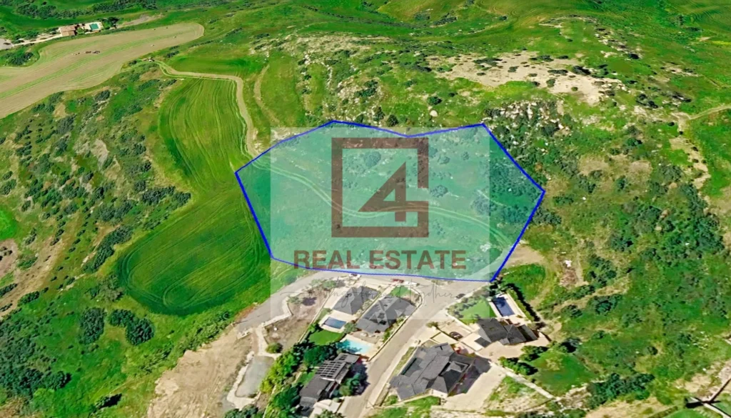 8,362m² Plot for Sale in Parekklisia, Limassol District