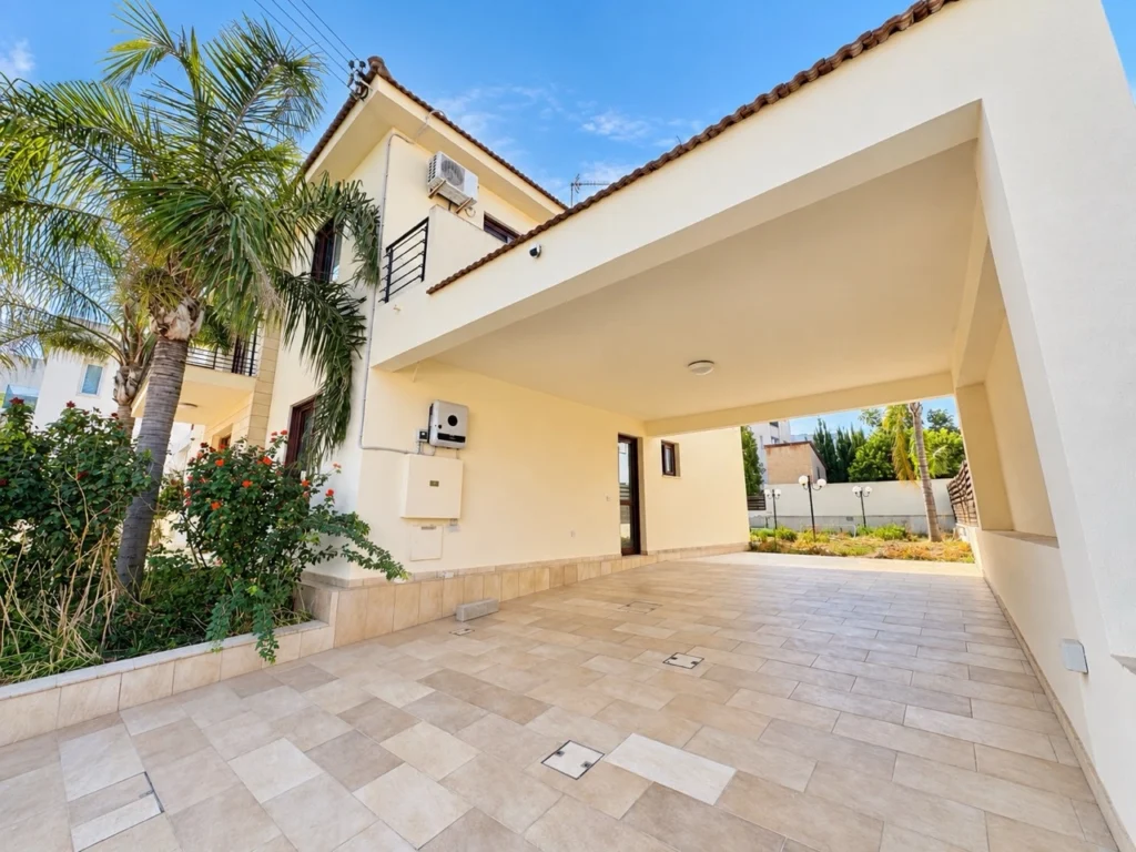 4 Bedroom House for Sale