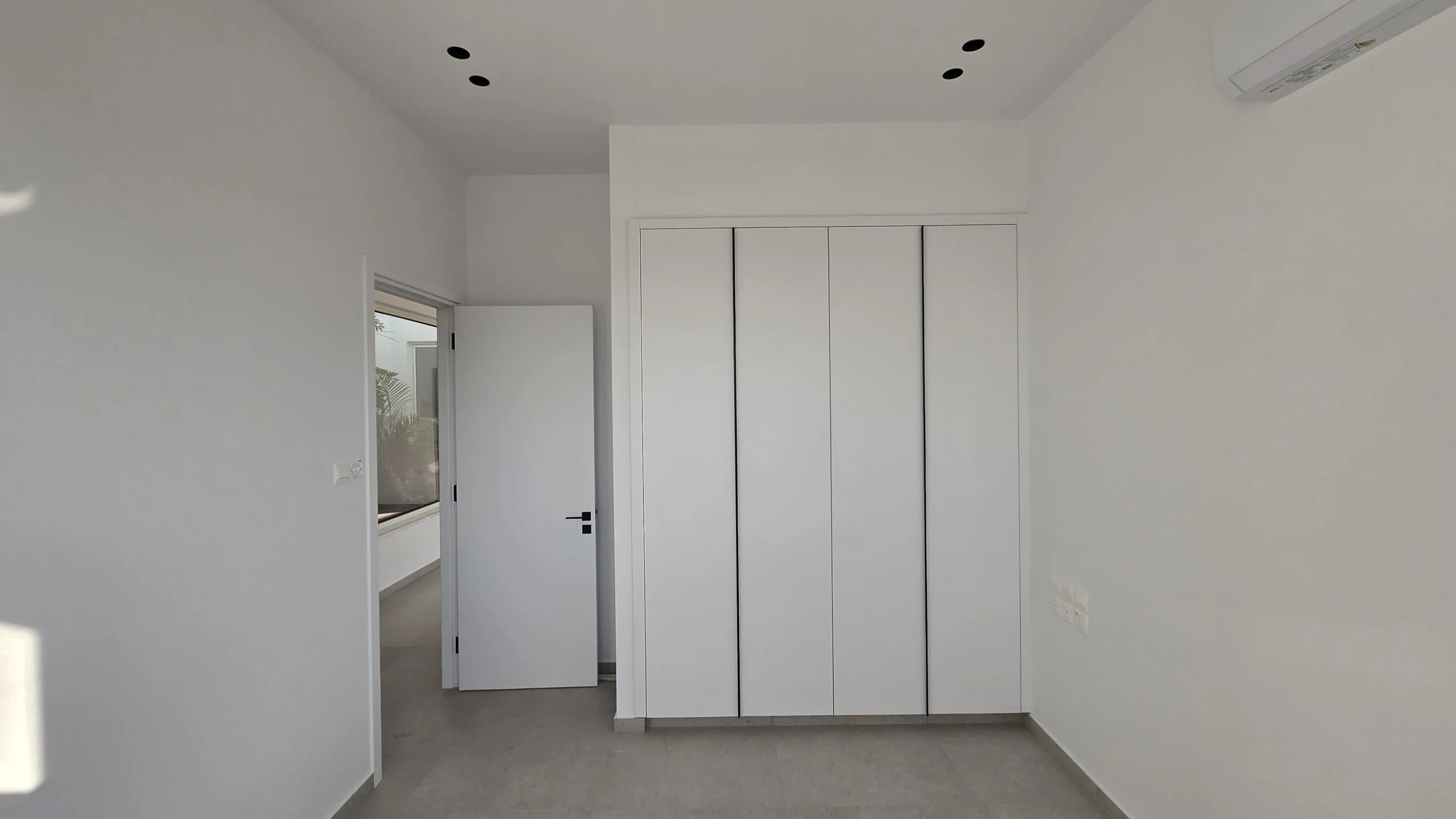 69m² Office for Rent in Kamares, Larnaca District