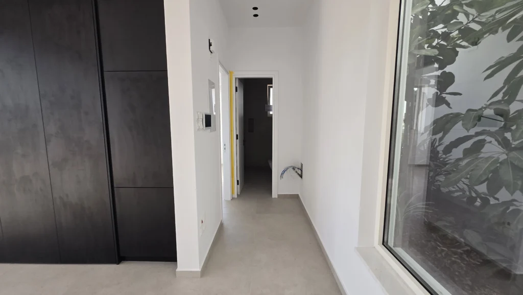 69m² Office for Rent in Kamares, Larnaca District