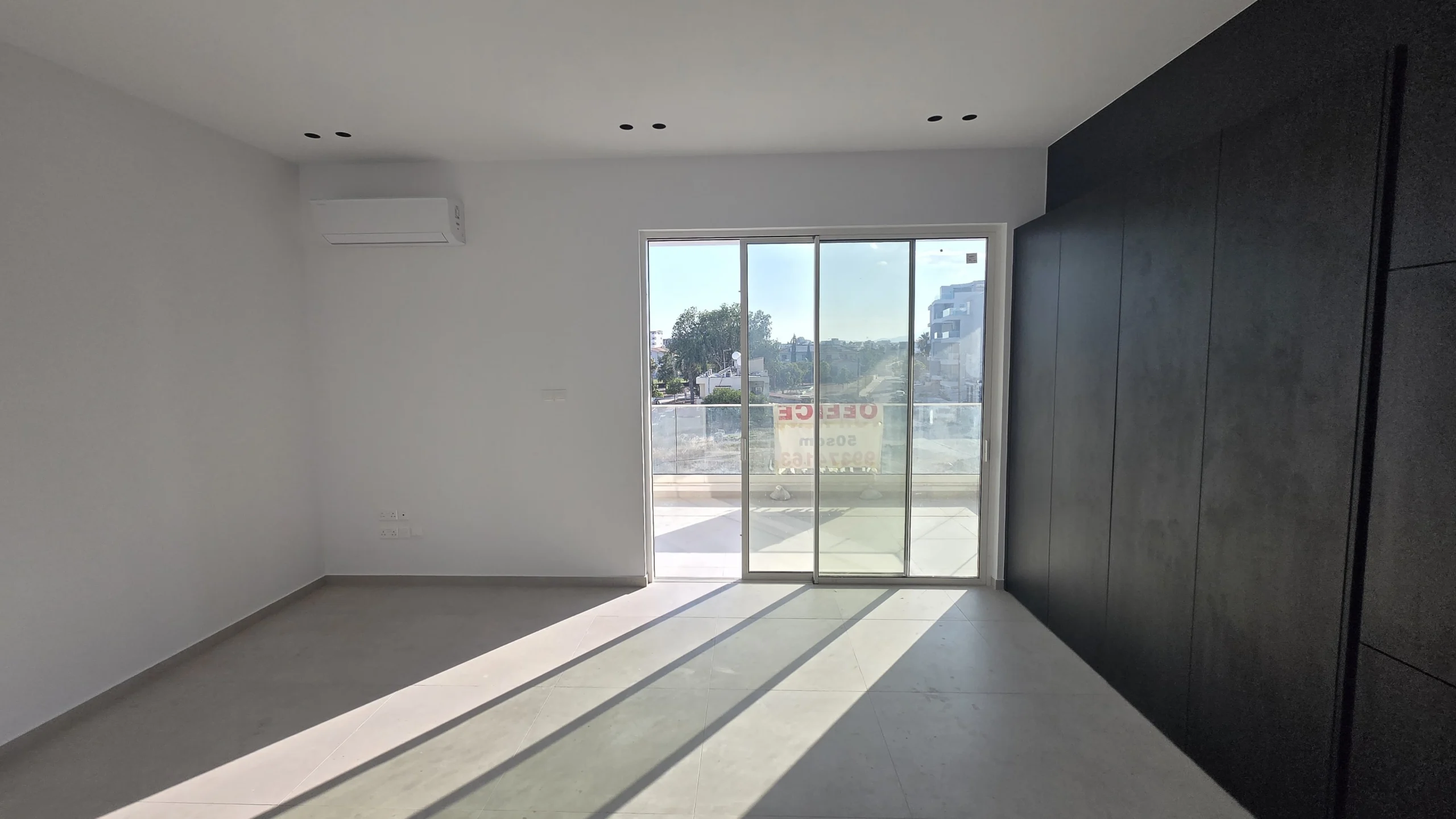 69m² Office for Rent in Kamares, Larnaca District