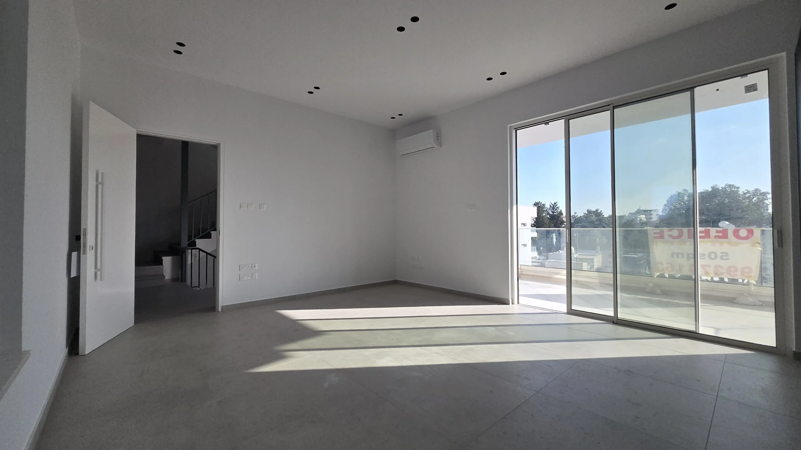 69m² Office for Rent in Kamares, Larnaca District