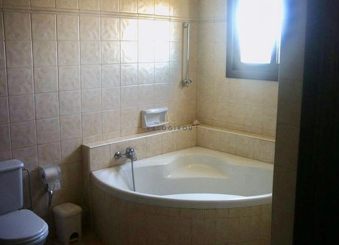 404m² Building for Sale in Kiti, Larnaca District