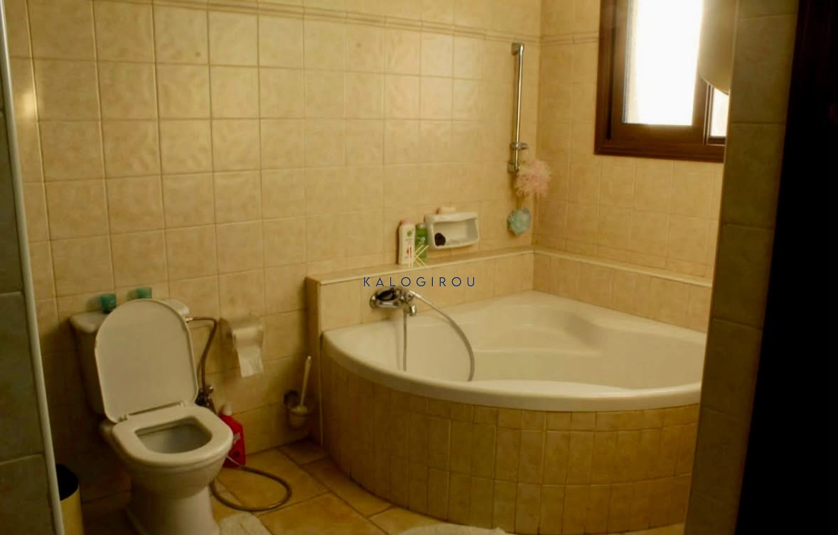 404m² Building for Sale in Kiti, Larnaca District