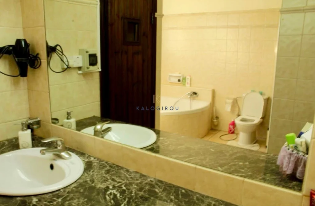 404m² Building for Sale in Kiti, Larnaca District