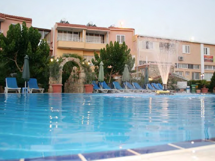 2600m² Building for Sale in Kato Paphos