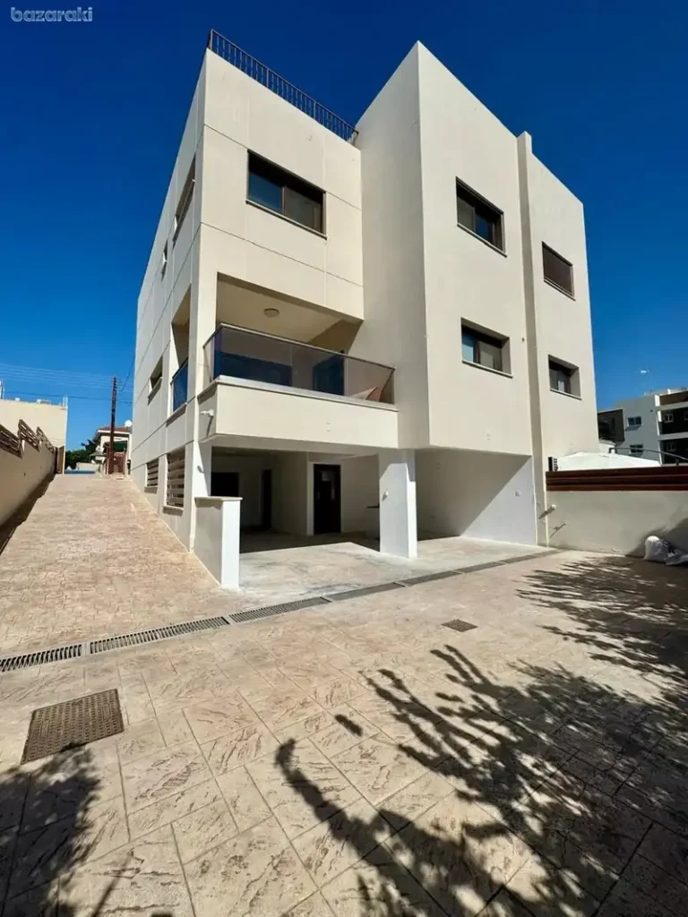 5 Bedroom House for Sale in Limassol – Agios Athanasios