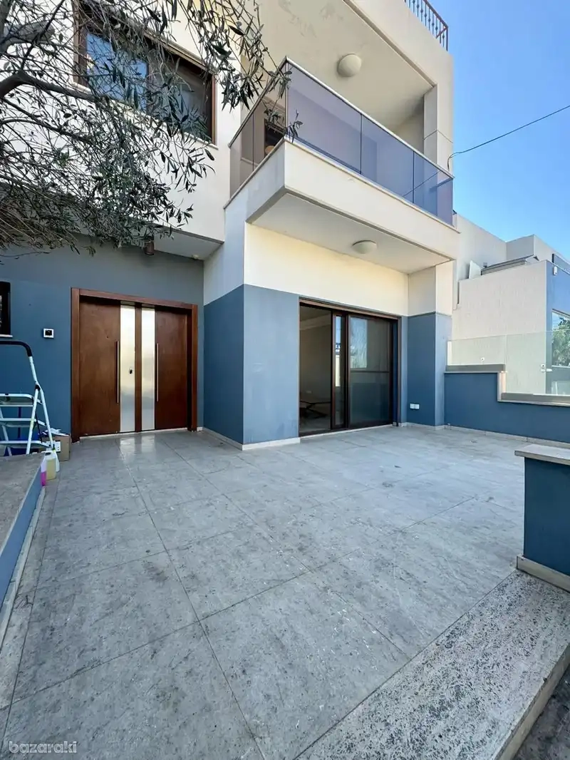 5 Bedroom House for Sale in Limassol – Agios Athanasios