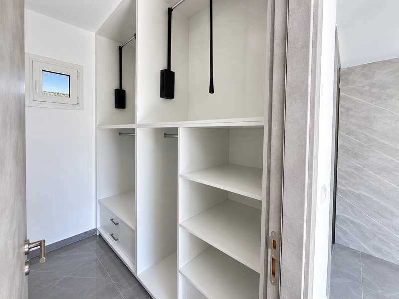 5 Bedroom House for Rent in Agios Tychonas, Limassol District