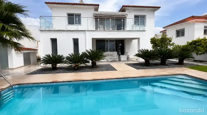 4 Bedroom House for Rent in Parekklisia, Limassol District