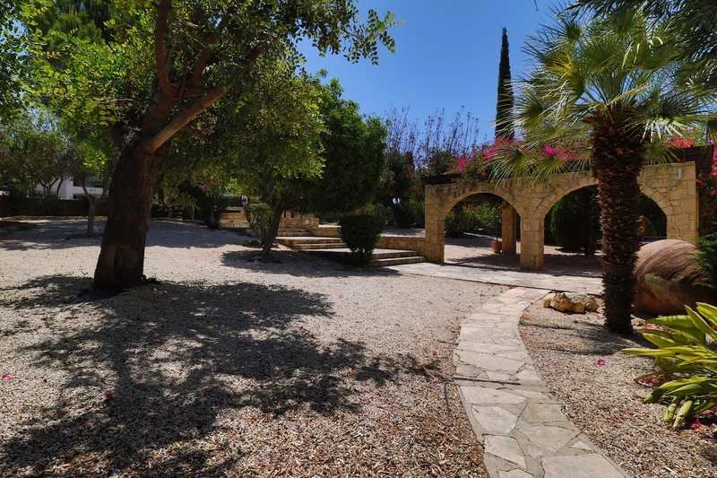 4 Bedroom House for Sale in Kouklia Pafou, Paphos District