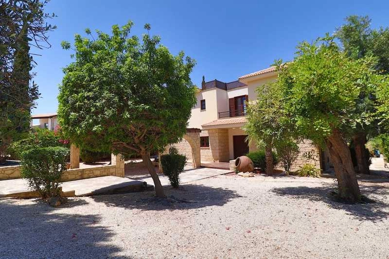 4 Bedroom House for Sale in Kouklia Pafou, Paphos District