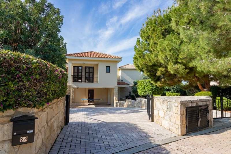 4 Bedroom House for Sale in Kouklia Pafou, Paphos District