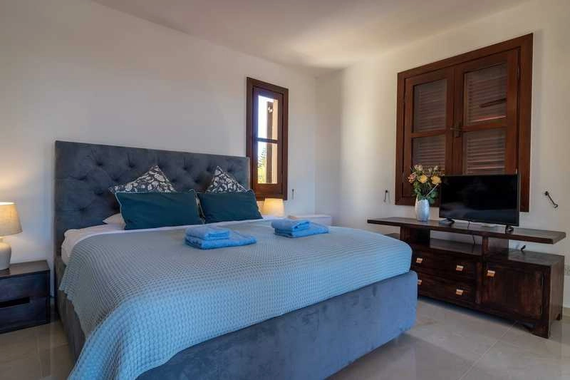 4 Bedroom House for Sale in Kouklia Pafou, Paphos District