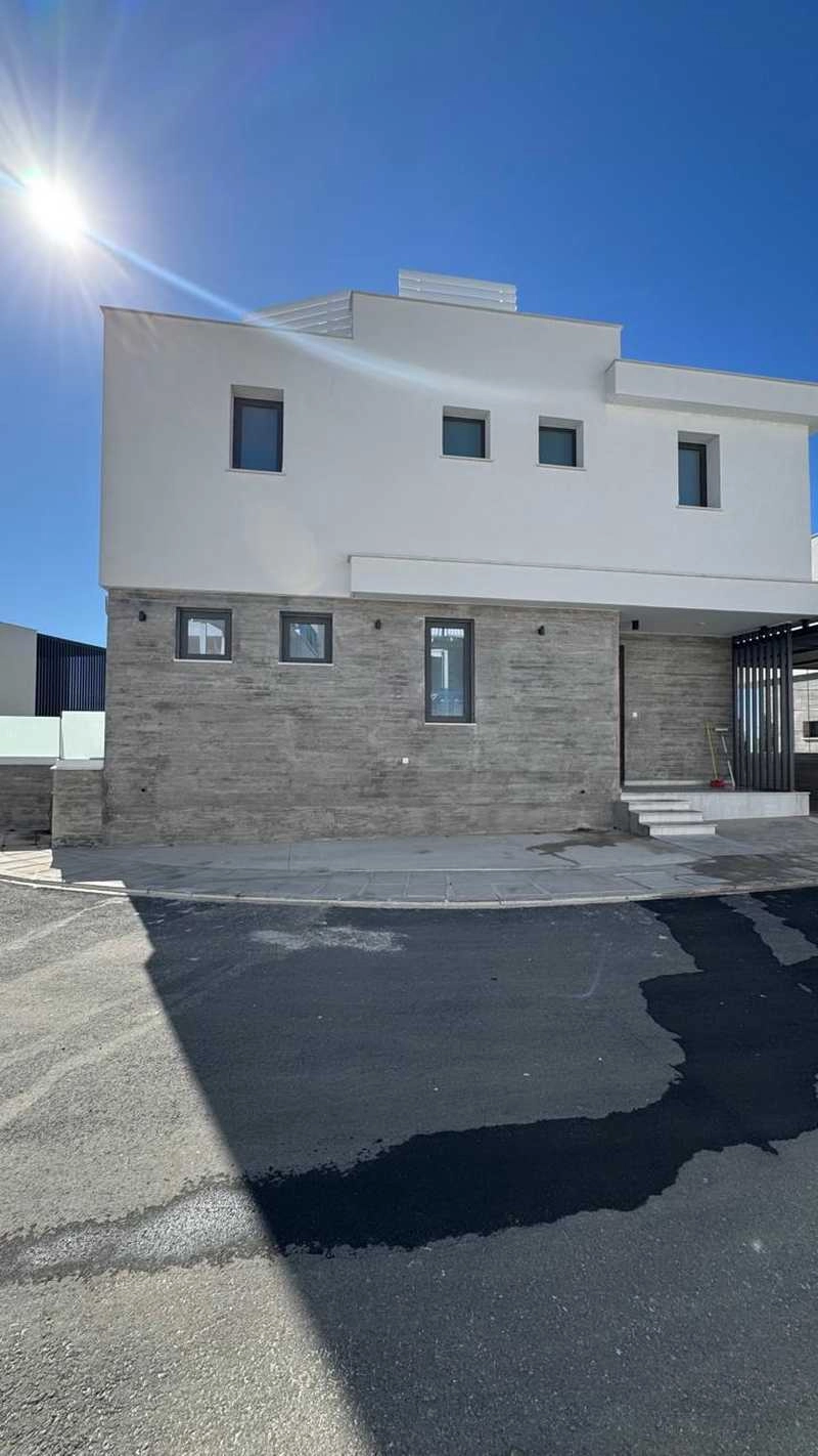 3 Bedroom House for Sale in Chlorakas, Paphos District