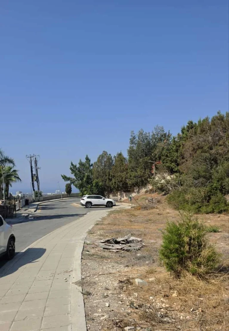 628m² Plot for Sale in Agios Tychonas, Limassol District