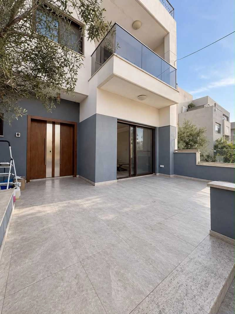 5 Bedroom House for Sale in Limassol – Agios Athanasios