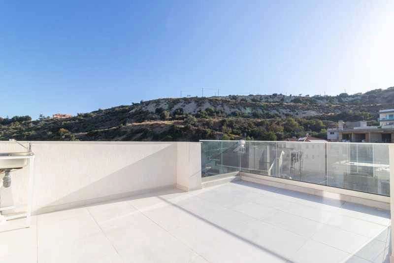 4 Bedroom House for Sale in Agios Tychonas, Limassol District