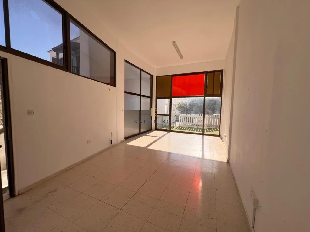 50m² Commercial for Rent in Oroklini, Larnaca District