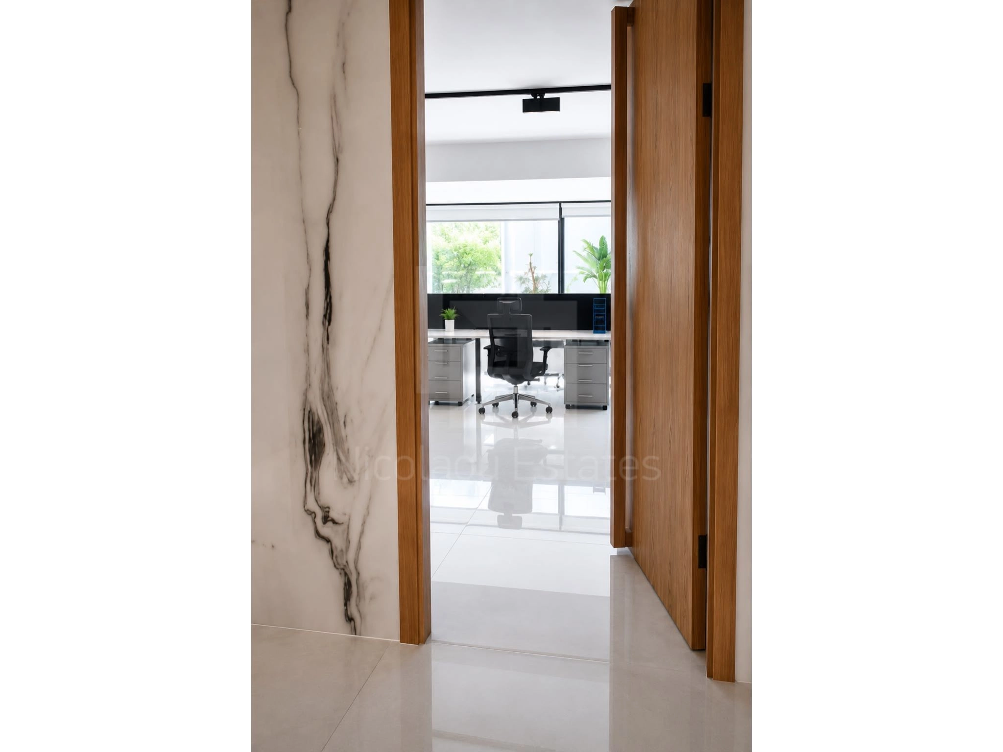 200m² Office for Rent in Limassol District