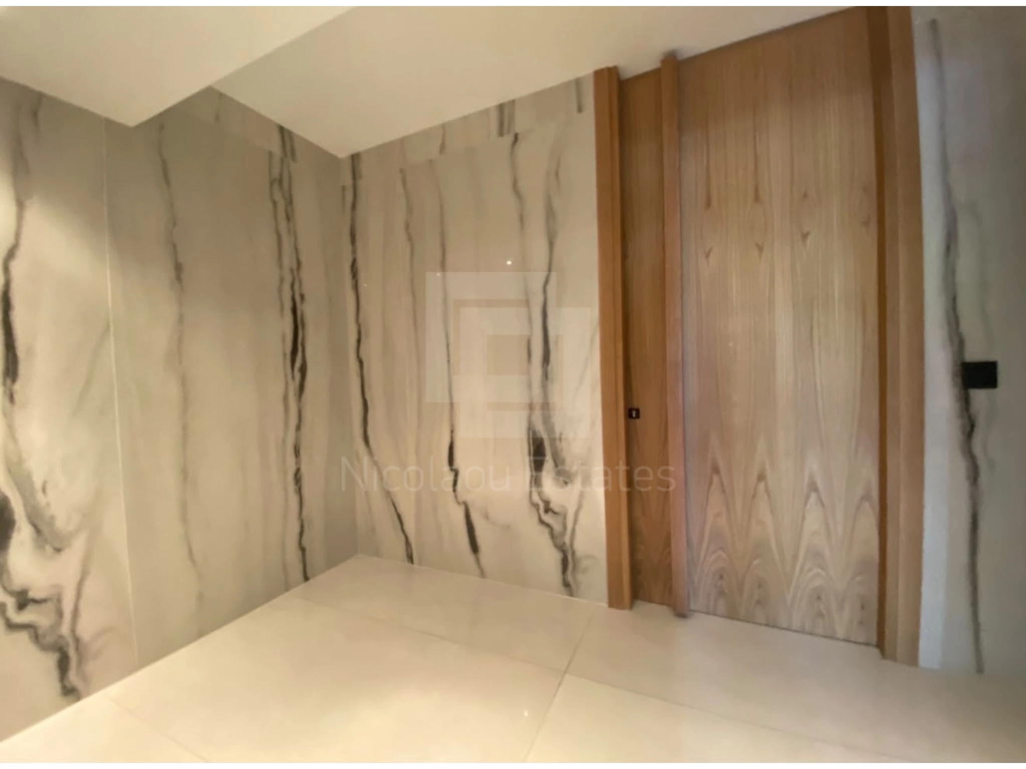 200m² Office for Rent in Limassol District