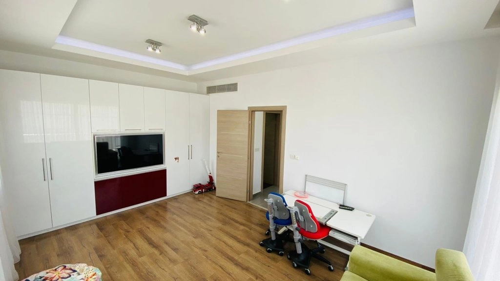 4 Bedroom Apartment for Rent in Limassol District