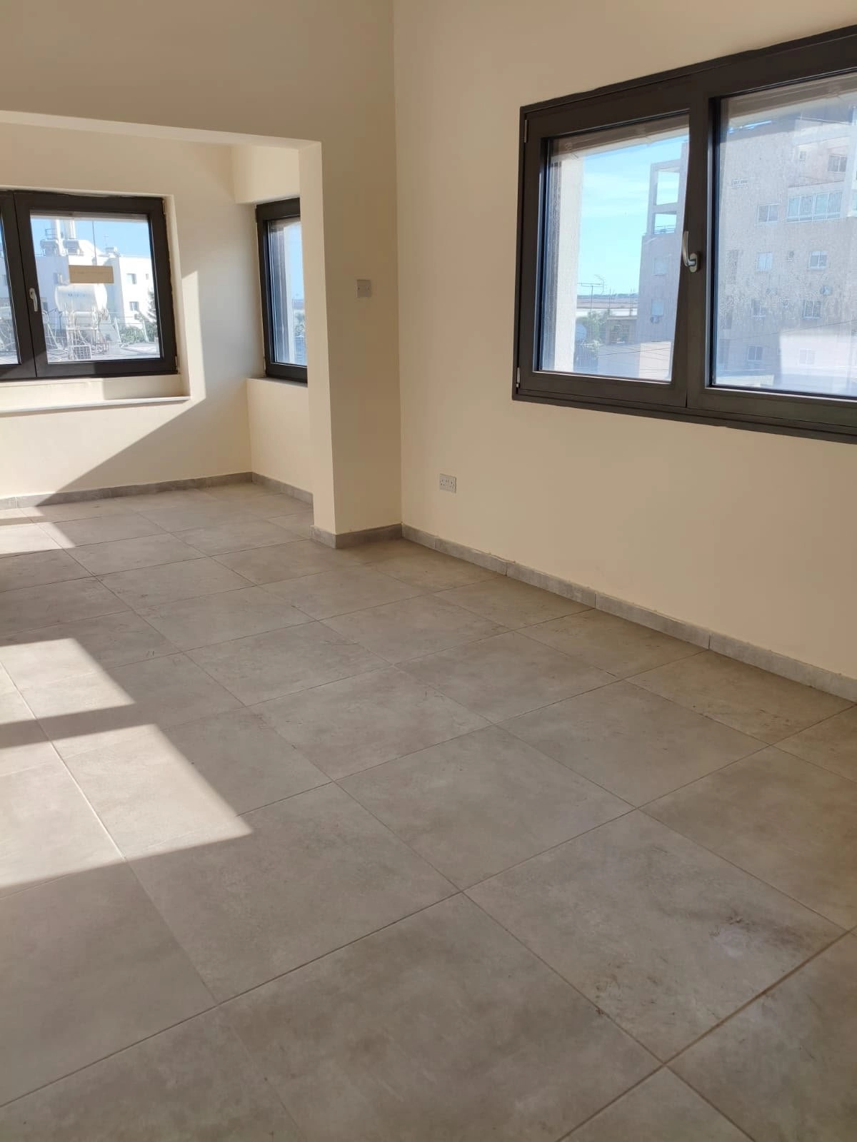 90m² Office for Rent in Faneromeni, Nicosia District