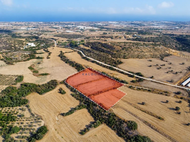 10,153m² Plot for Sale in Maroni, Larnaca District