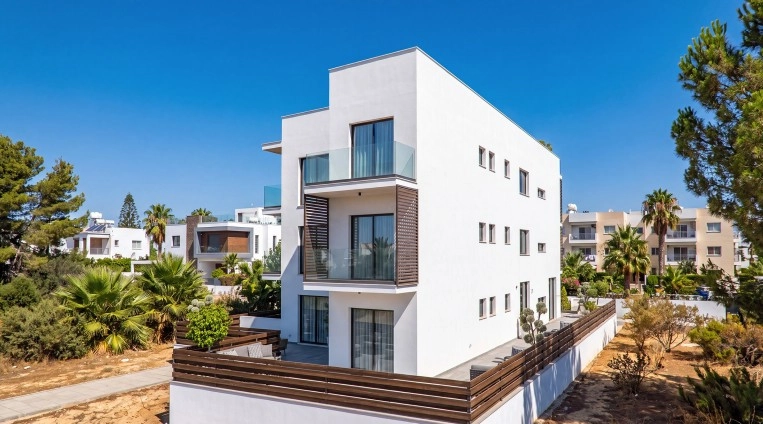 4 Bedroom Apartment for Sale in Limassol District