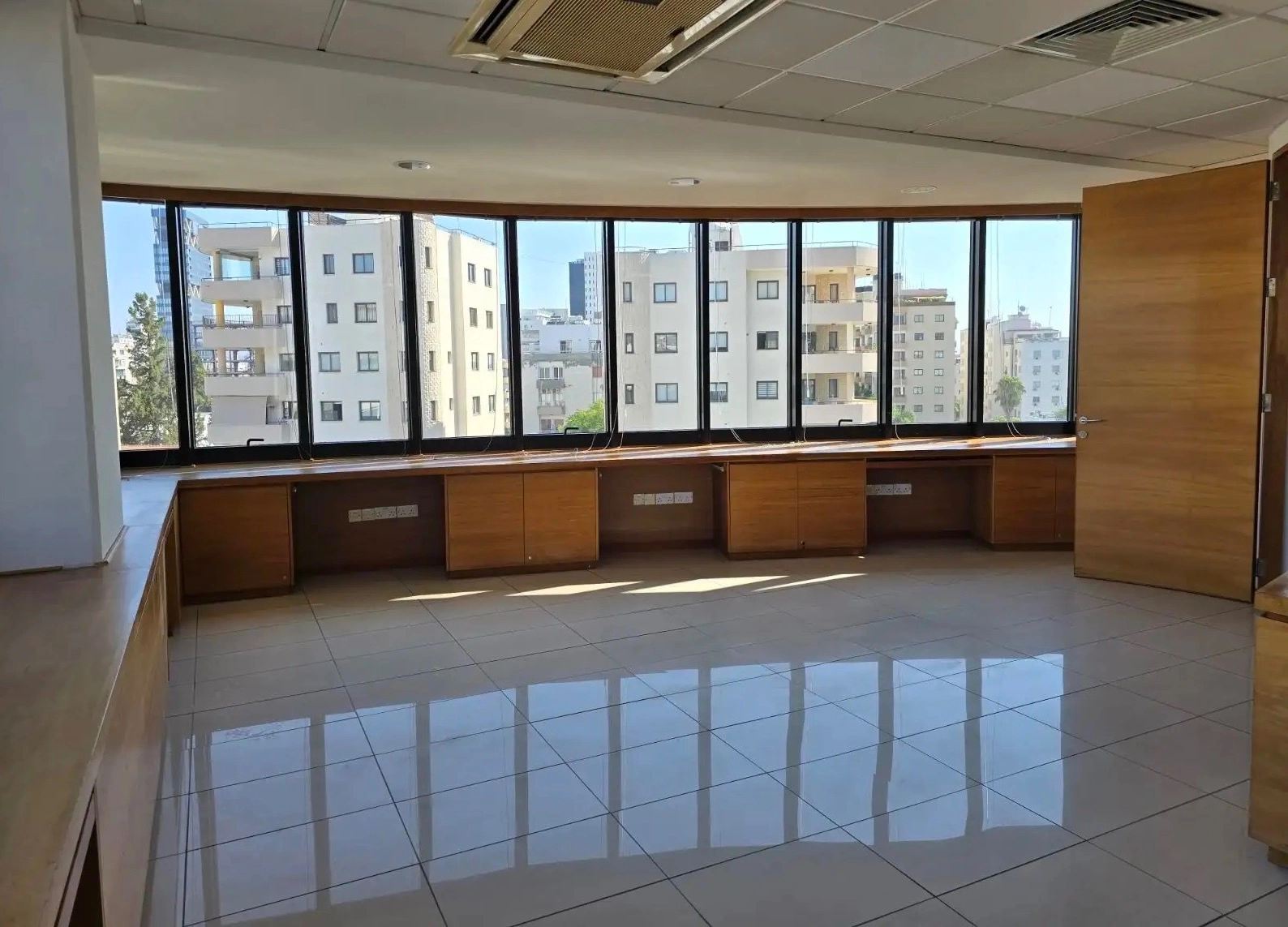 254m² Office for Rent in Agioi Omologites, Nicosia District