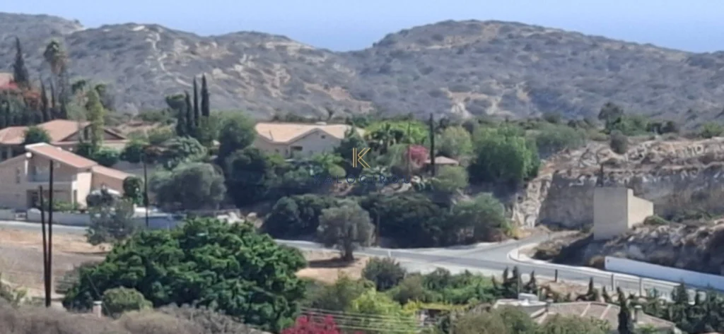 6,033m² Plot for Sale in Agios Tychonas, Limassol District