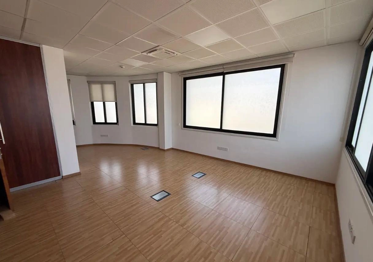 152m² Office for Rent in Strovolos – Acropolis, Nicosia District