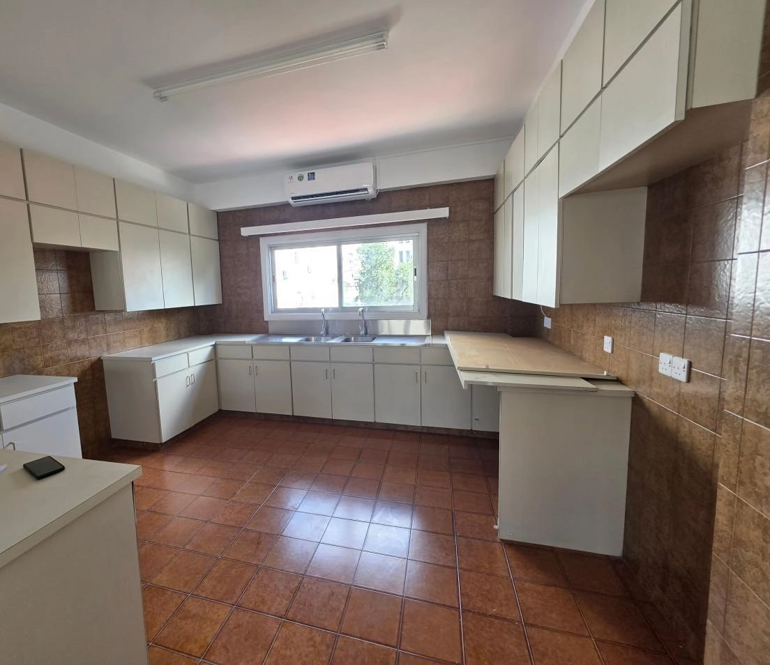 4 Bedroom Apartment for Rent