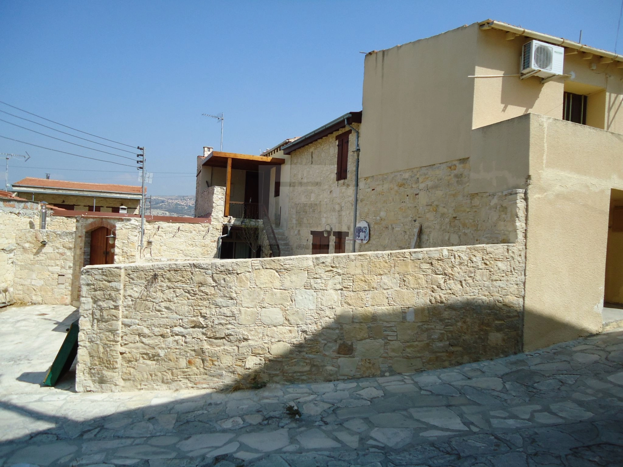 4 Bedroom House for Rent in Agios Therapon, Limassol District