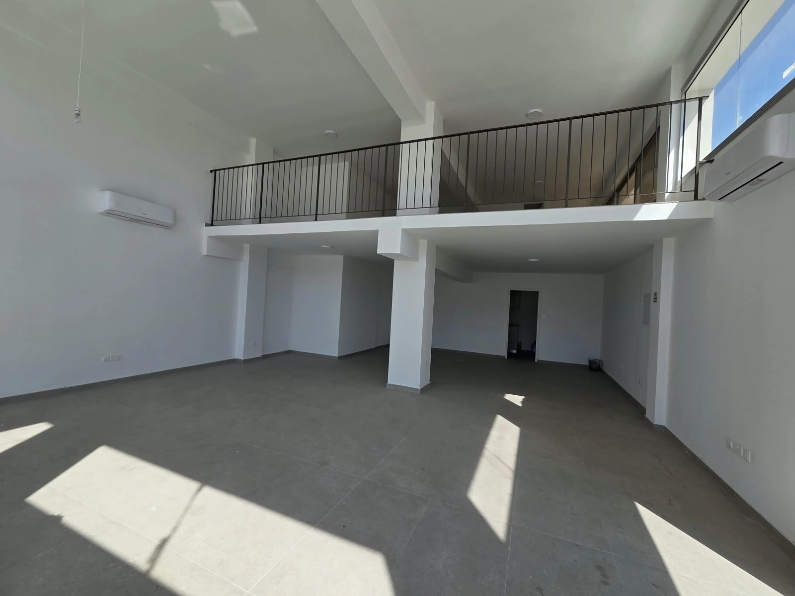 150m² Office for Rent in Limassol District