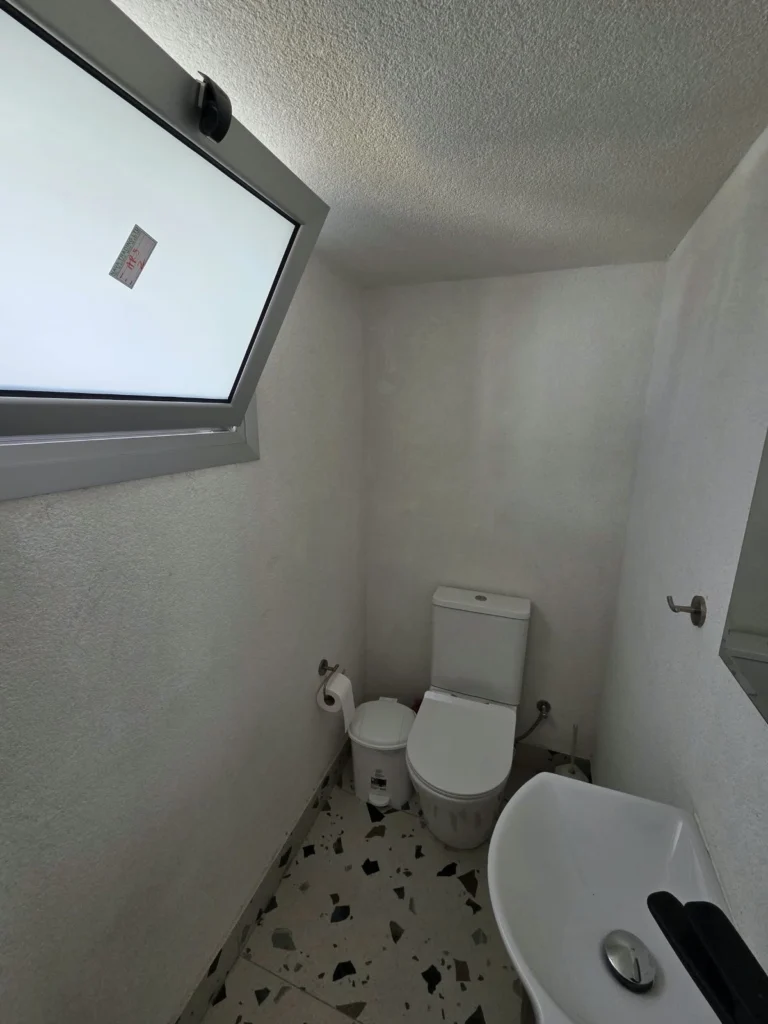 150m² Office for Rent in Limassol District