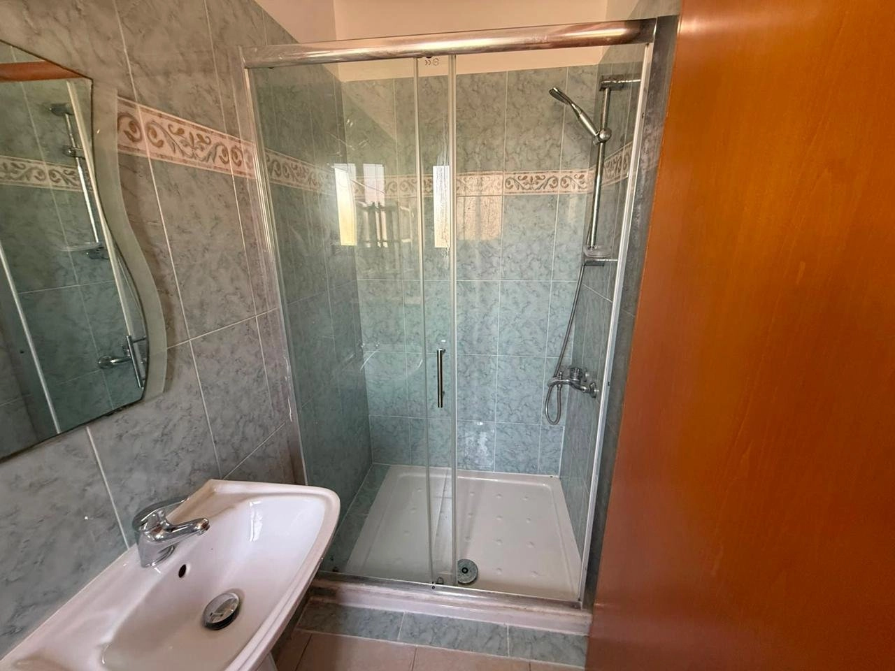 3 Bedroom Apartment for Rent in Larnaca – Finikoudes