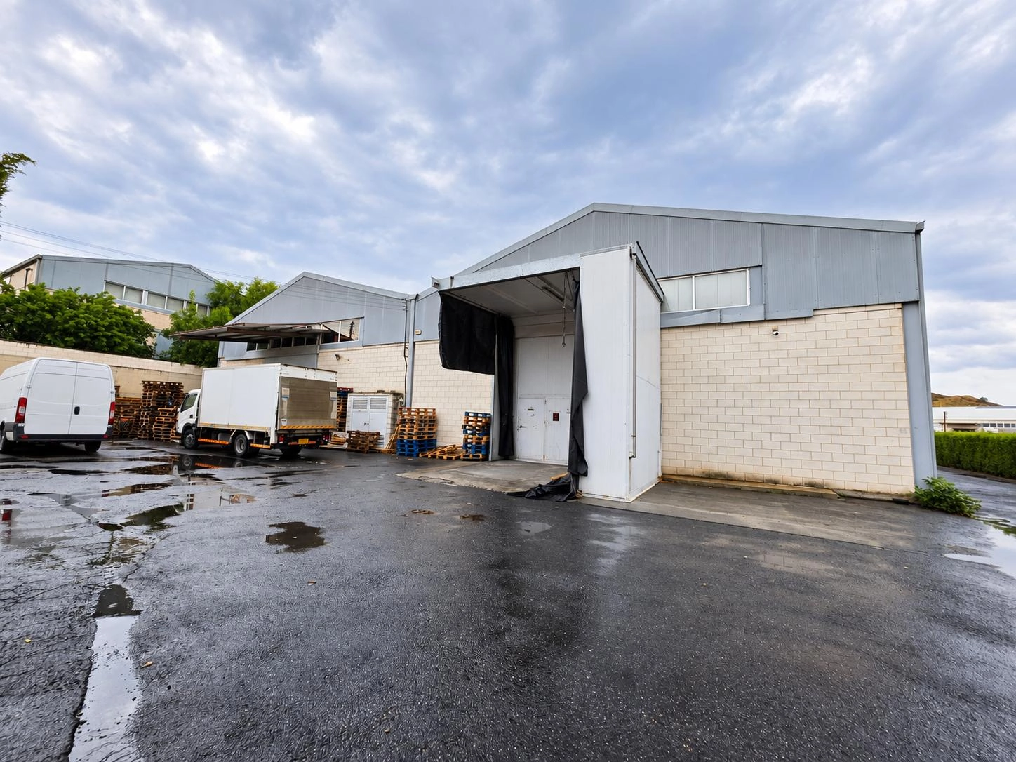 735m² Office for Rent