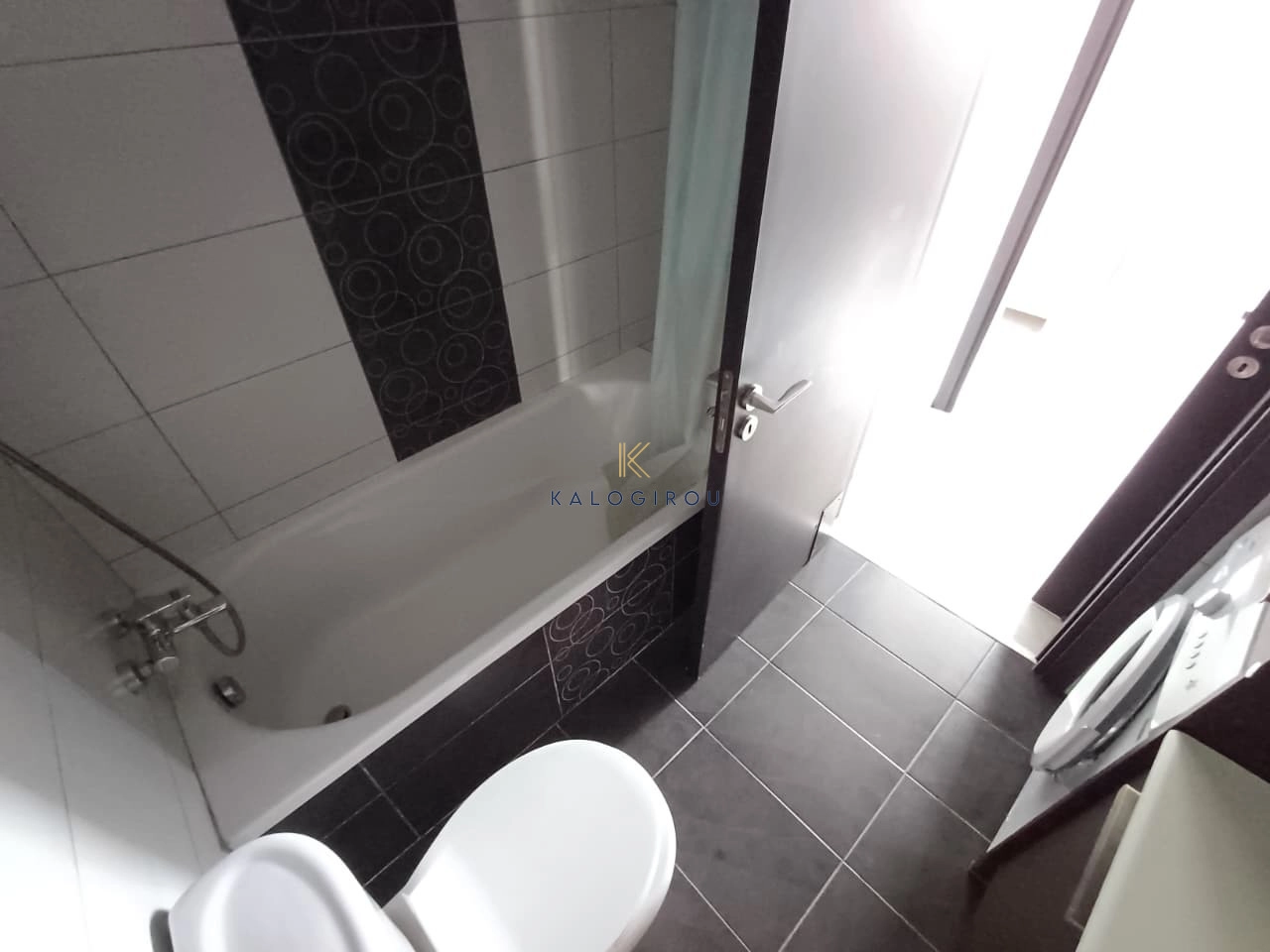 651m² Building for Sale in Larnaca District