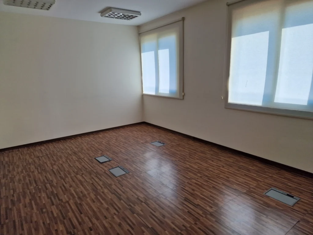 100m² Office for Rent in Aglantzia, Nicosia District