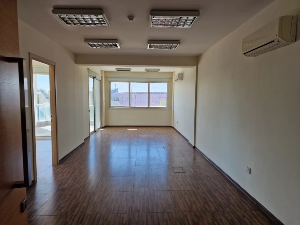 100m² Office for Rent in Aglantzia, Nicosia District