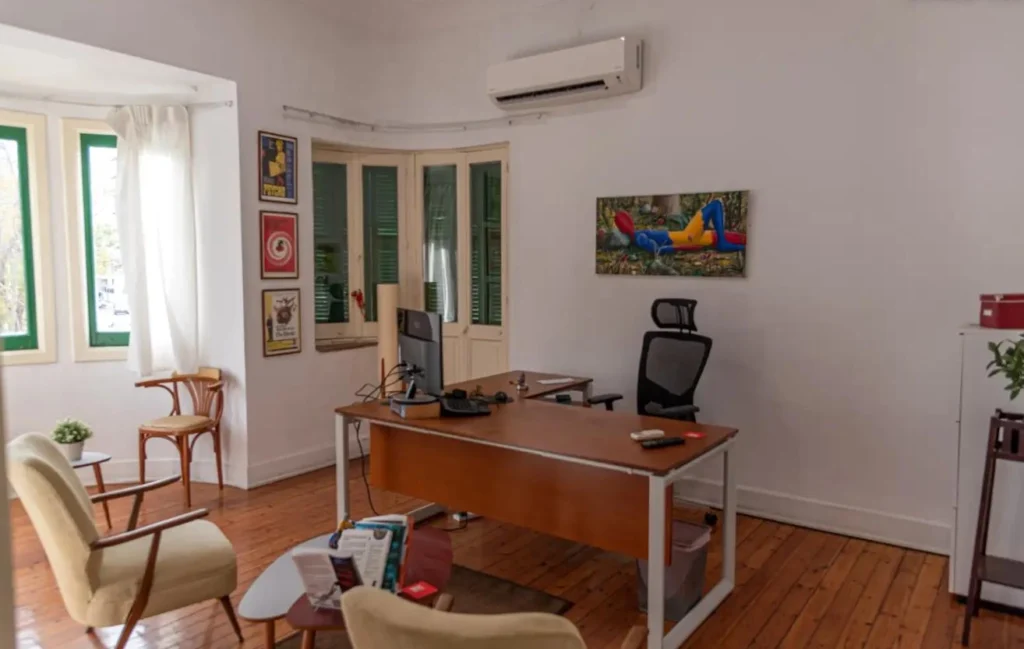 160m² Office for Rent