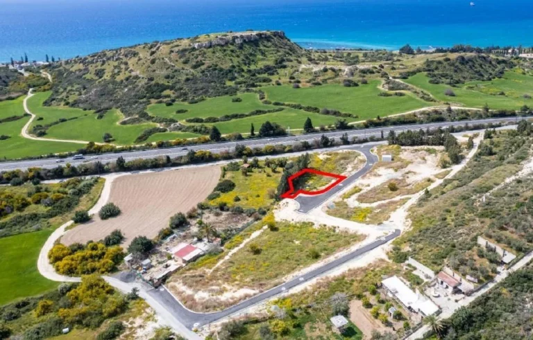 1,100m² Plot for Sale in Agios Tychonas, Limassol District