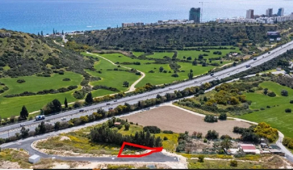 1,100m² Plot for Sale in Agios Tychonas, Limassol District