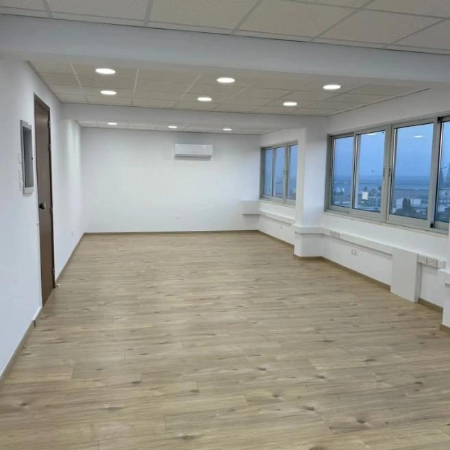 180m² Office for Rent in Limassol – Omonoia