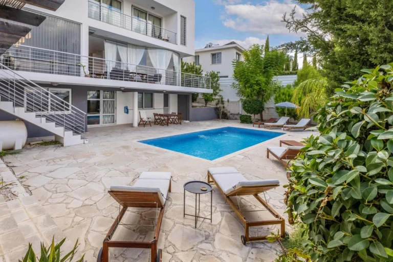 5 Bedroom House for Sale in Aradippou, Larnaca District