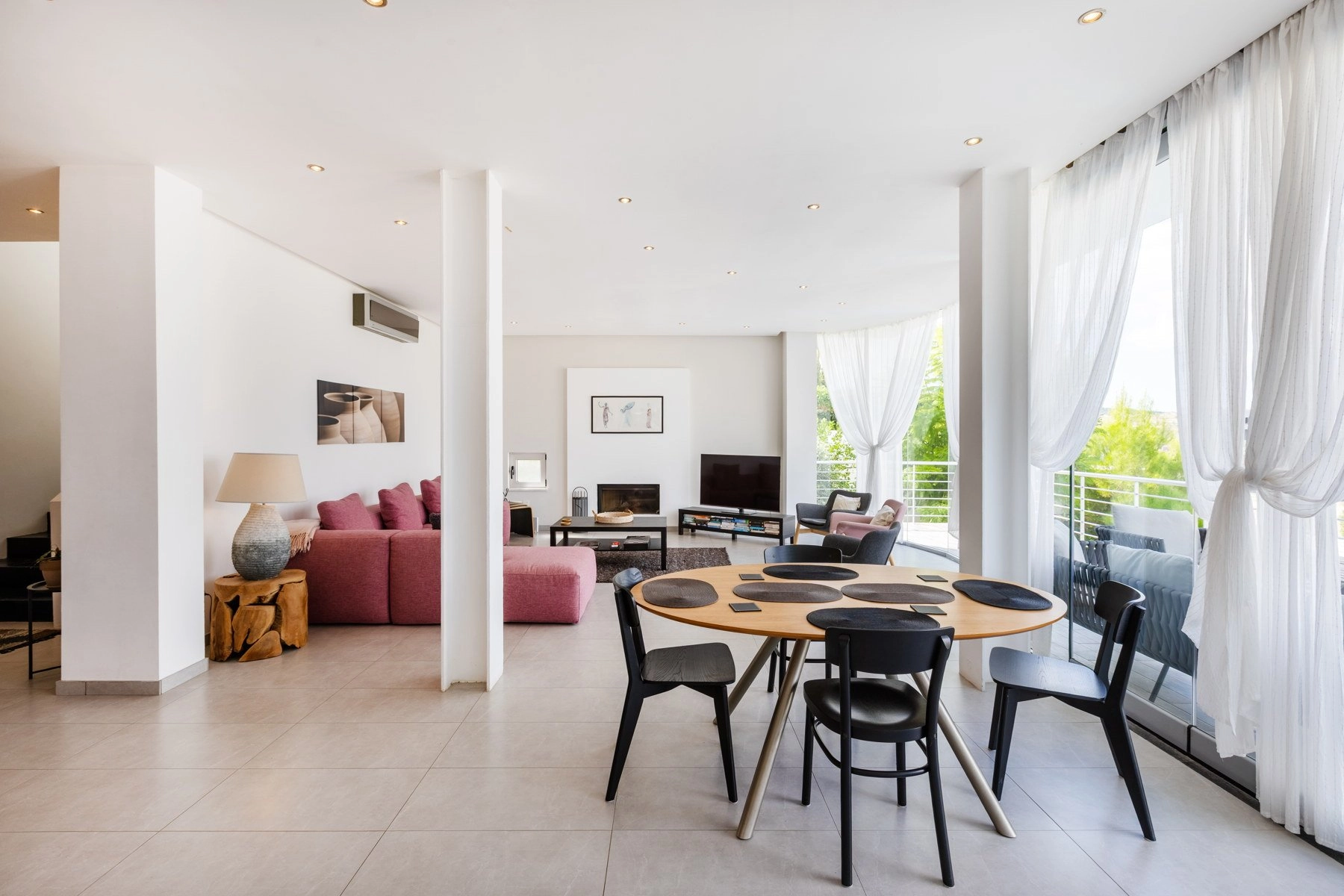 5 Bedroom House for Sale in Aradippou, Larnaca District