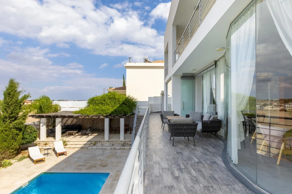 5 Bedroom House for Sale in Aradippou, Larnaca District