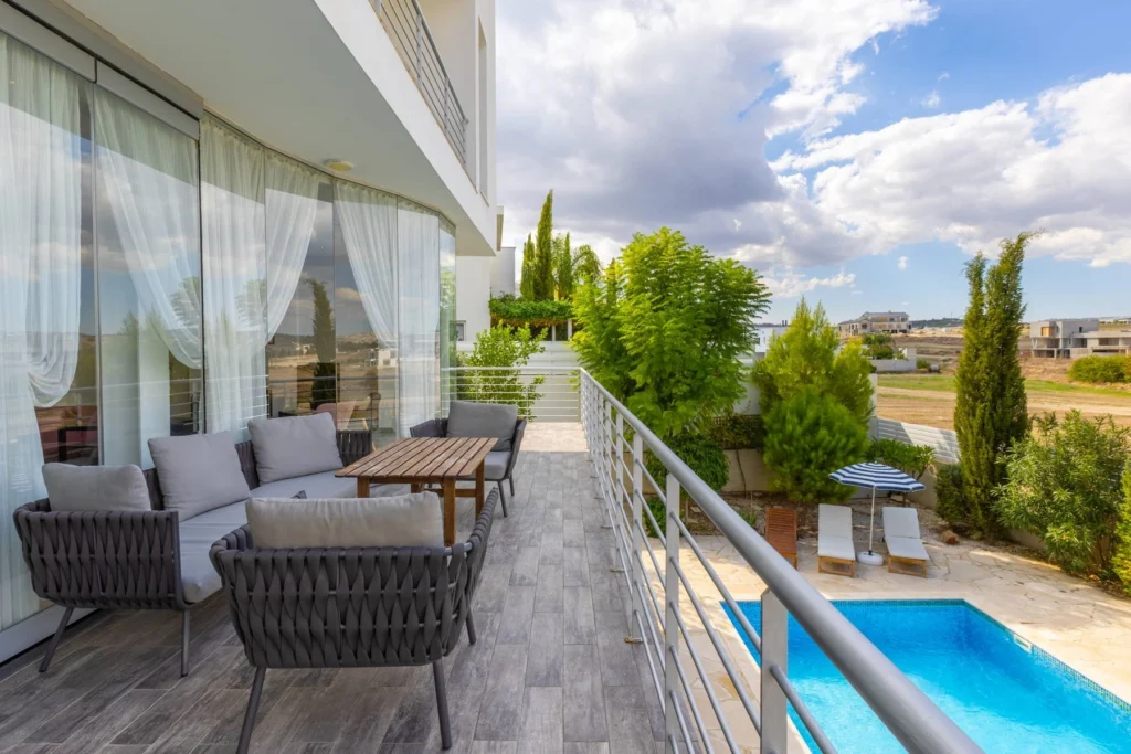5 Bedroom House for Sale in Aradippou, Larnaca District